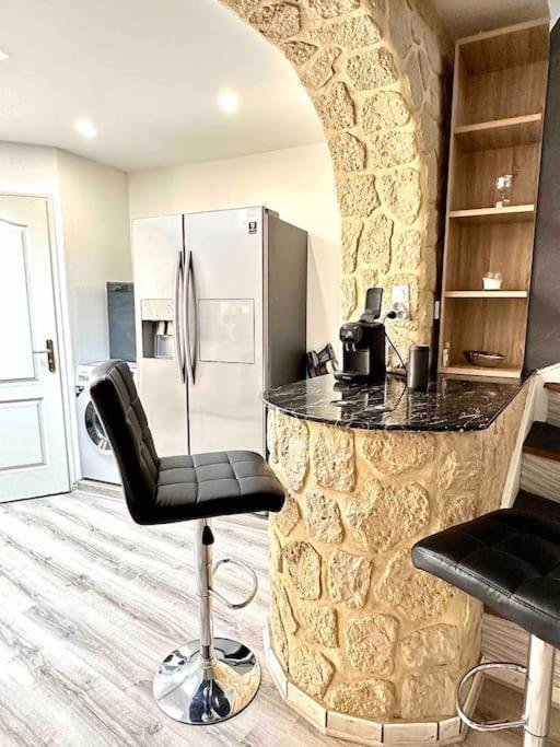 Une Belle Maison Avec 2 Chambre Croix Exterior foto